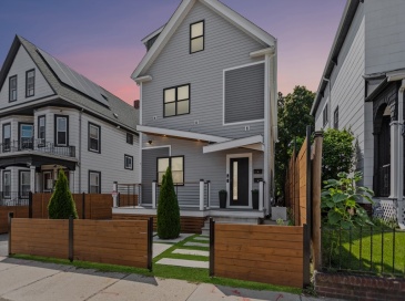 340 Main St, Everett, Massachusetts, 6 Bedrooms Bedrooms, 12 Rooms Rooms,4.5 BathroomsBathrooms,Residential Income,For Sale,Main St,73421008