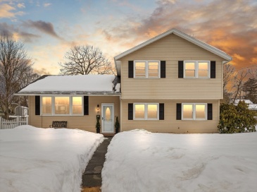 20 Walker Rd, Beverly, Massachusetts, 4 Bedrooms Bedrooms, 8 Rooms Rooms,2 BathroomsBathrooms,Residential,For Sale,Walker Rd,73483572 20 Walker Rd, Beverly, Massachusetts, 4 Bedrooms Bedrooms, 8 Rooms Rooms,2 BathroomsBathrooms,Residential,For Sale,Walker Rd,73483572