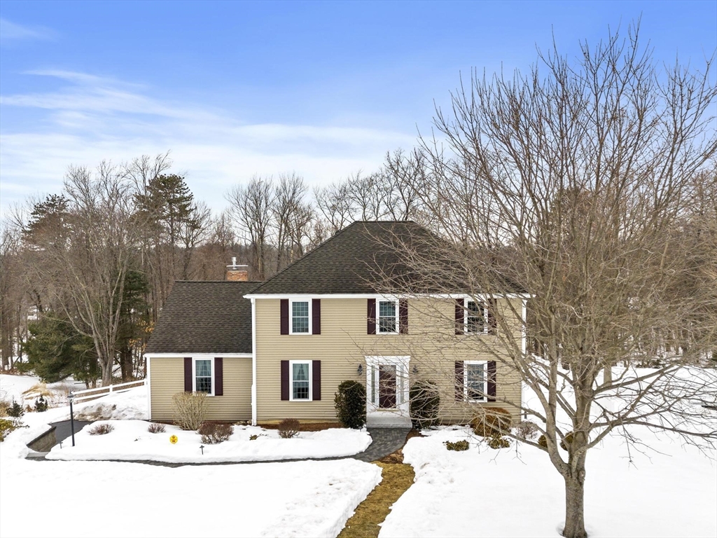 23 Otsego Dr, Hudson, Massachusetts, 4 Bedrooms Bedrooms, 10 Rooms Rooms,2.5 BathroomsBathrooms,Residential,For Sale,Otsego Dr,73479641