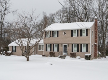 28 Bridle Path Rd, Dracut, Massachusetts, 4 Bedrooms Bedrooms, 8 Rooms Rooms,2.5 BathroomsBathrooms,Residential,For Sale,Bridle Path Rd,73472796