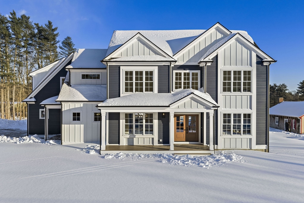 250 Center St, Hanover, Massachusetts, 4 Bedrooms Bedrooms, 12 Rooms Rooms,3.5 BathroomsBathrooms,Residential,For Sale,Center St,73472903