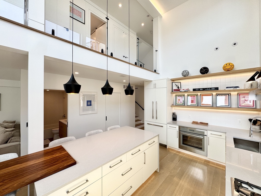 22 Parker, Boston, Massachusetts, 2 Bedrooms Bedrooms, 7 Rooms Rooms,3 BathroomsBathrooms,Residential Lease,For Rent,Parker,73501611