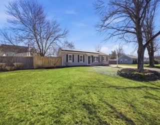 534 Hogg Memorial Dr, Whitman, Massachusetts, 4 Bedrooms Bedrooms, 6 Rooms Rooms,2 BathroomsBathrooms,Residential,For Sale,Hogg Memorial Dr,73500045