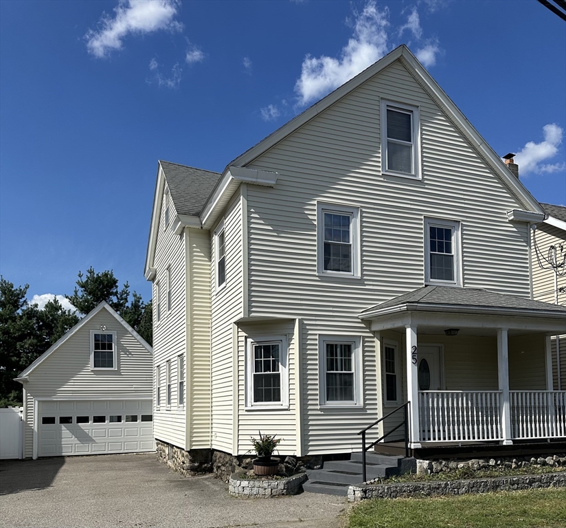 25 Barnes Street, Waltham, Massachusetts, 4 Bedrooms Bedrooms, 7 Rooms Rooms,2 BathroomsBathrooms,Residential,For Sale,Barnes Street,73496656