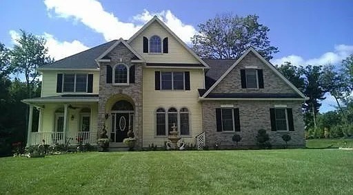 5 Gableview Lane, Southwick, Massachusetts, 5 Bedrooms Bedrooms, 9 Rooms Rooms,2.5 BathroomsBathrooms,Residential,For Sale,Gableview Lane,73500700