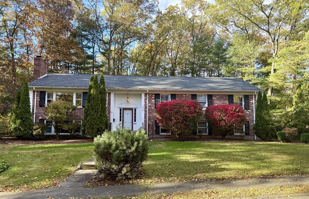 84 Cleveland Rd, Wellesley, Massachusetts, 5 Bedrooms Bedrooms, 9 Rooms Rooms,2.5 BathroomsBathrooms,Residential Lease,For Rent,Cleveland Rd,73501624