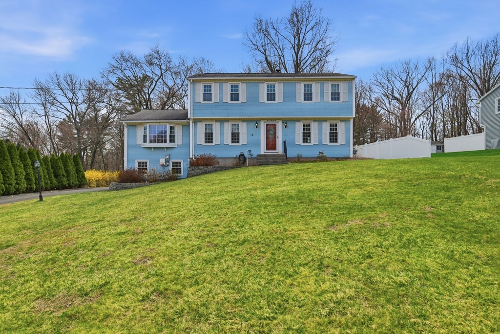100 Beacon Hill Rd, West Springfield, Massachusetts, 4 Bedrooms Bedrooms, 8 Rooms Rooms,2 BathroomsBathrooms,Residential,For Sale,Beacon Hill Rd,73501640