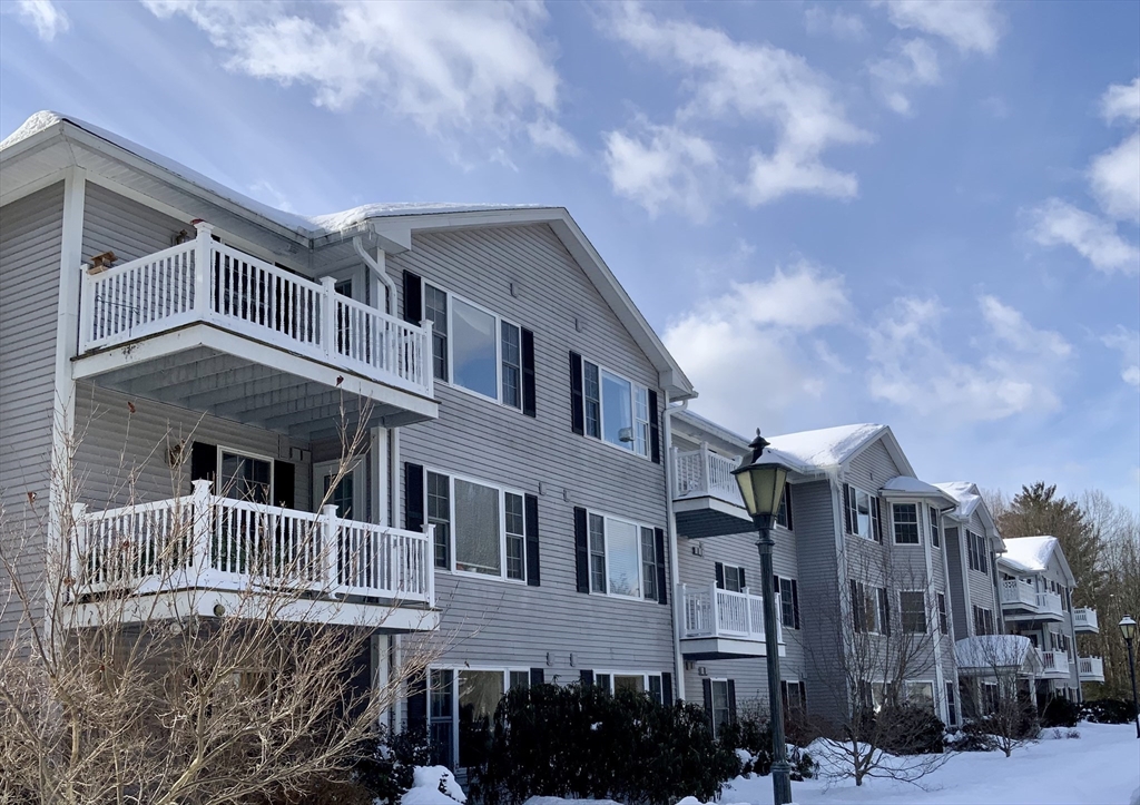 23 Greenleaves Drive, Amherst, Massachusetts, 1 Bedroom Bedrooms, 3 Rooms Rooms,1 BathroomBathrooms,Residential,For Sale,Greenleaves Drive,73501649