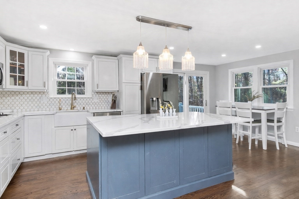 103 Cross St, Norwell, Massachusetts, 3 Bedrooms Bedrooms, 3 Rooms Rooms,2 BathroomsBathrooms,Residential,For Sale,Cross St,73501638