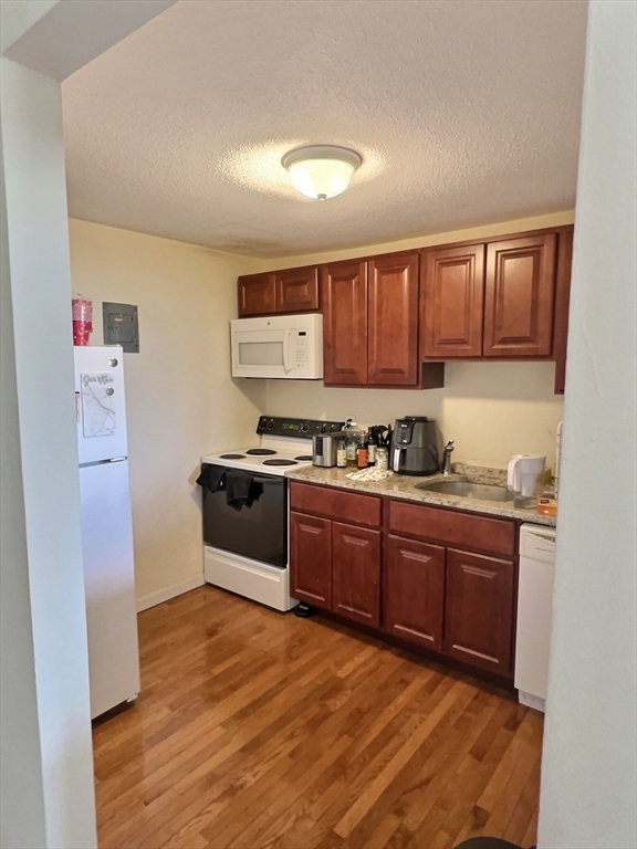 1039 Commonwealth Ave, Boston, Massachusetts, 2 Bedrooms Bedrooms, 3 Rooms Rooms,1 BathroomBathrooms,Residential Lease,For Rent,Commonwealth Ave,73501552