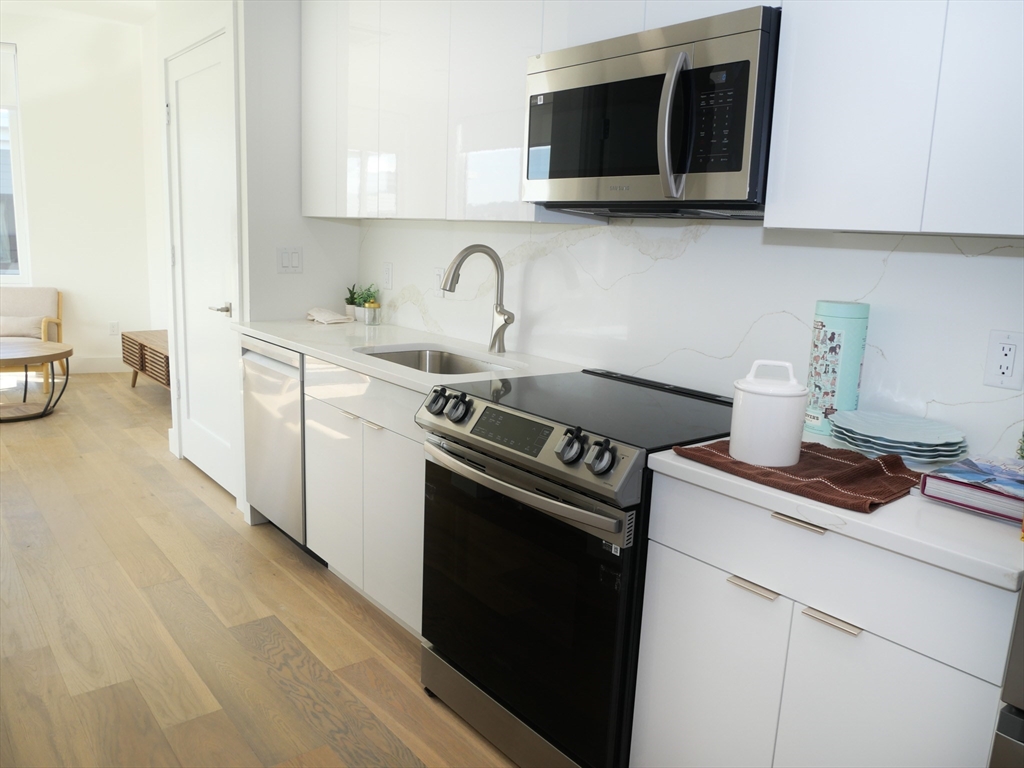 38 Hichborn, Boston, Massachusetts, 1 Room Rooms,1 BathroomBathrooms,Residential Lease,For Rent,Hichborn,73501553