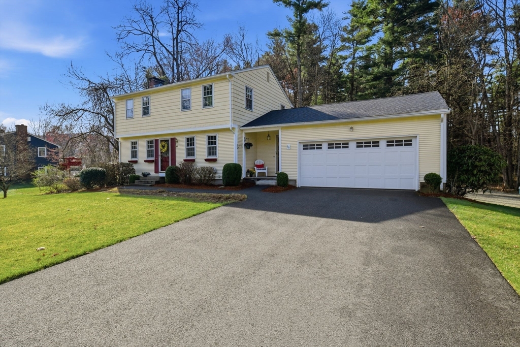69 Colony Dr, Hampden, Massachusetts, 4 Bedrooms Bedrooms, 7 Rooms Rooms,1.5 BathroomsBathrooms,Residential,For Sale,Colony Dr,73501750