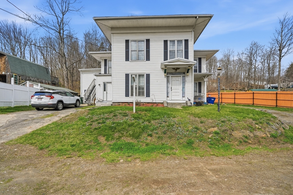 1104 Main St, Warren, Massachusetts, 5 Bedrooms Bedrooms, 9 Rooms Rooms,2 BathroomsBathrooms,Residential Income,For Sale,Main St,73501579