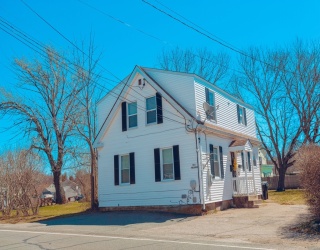 140 Pinehurst Ave, Swansea, Massachusetts, 4 Bedrooms Bedrooms, 8 Rooms Rooms,2 BathroomsBathrooms,Residential Income,For Sale,Pinehurst Ave,73501593