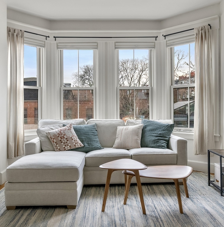 769 Tremont St, Boston, Massachusetts, 1 Bedroom Bedrooms, 4 Rooms Rooms,1 BathroomBathrooms,Residential,For Sale,Tremont St,73501780