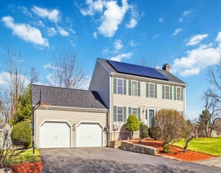 1 Toni Dr, Bellingham, Massachusetts, 3 Bedrooms Bedrooms, 6 Rooms Rooms,1.5 BathroomsBathrooms,Residential,For Sale,Toni Dr,73501965