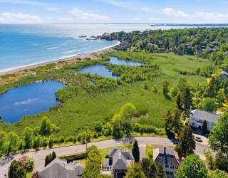 128 Ocean Avenue, Swampscott, Massachusetts, 4 Bedrooms Bedrooms, 11 Rooms Rooms,2.5 BathroomsBathrooms,Residential,For Sale,Ocean Avenue,73501819