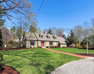 37 Mast Hill Rd, Hingham, Massachusetts, 4 Bedrooms Bedrooms, 10 Rooms Rooms,4.5 BathroomsBathrooms,Residential,For Sale,Mast Hill Rd,73502041