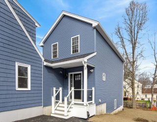 1049 Boston Rd, Haverhill, Massachusetts, 3 Bedrooms Bedrooms, 6 Rooms Rooms,2 BathroomsBathrooms,Residential,For Sale,Boston Rd,73502054