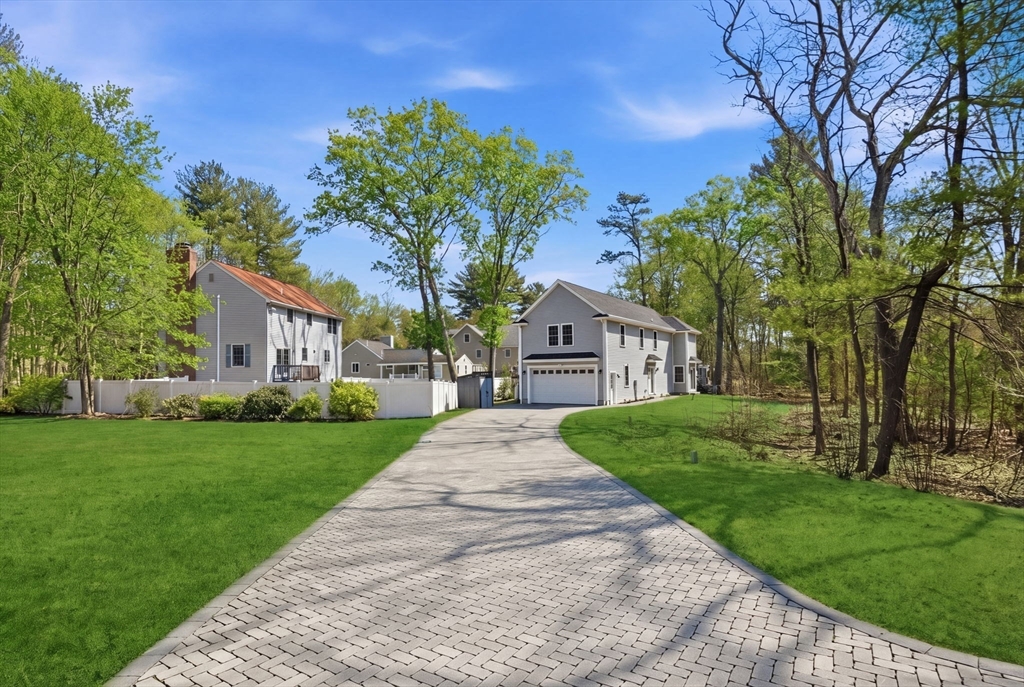 1295 Main St, Reading, Massachusetts, 4 Bedrooms Bedrooms, 8 Rooms Rooms,2.5 BathroomsBathrooms,Residential,For Sale,Main St,73501831