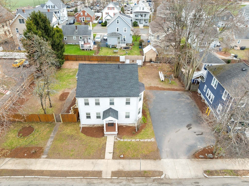 24 W Water St, Wakefield, Massachusetts, 5 Bedrooms Bedrooms, 12 Rooms Rooms,2 BathroomsBathrooms,Residential Income,For Sale,W Water St,73502055