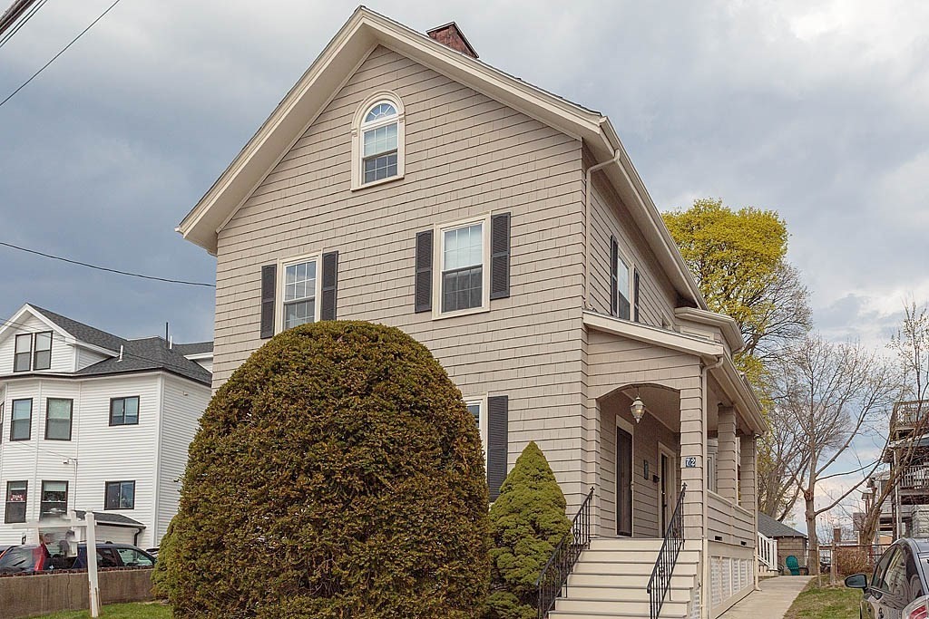 72 College Ave, Medford, Massachusetts, 6 Bedrooms Bedrooms, 12 Rooms Rooms,3 BathroomsBathrooms,Residential Income,For Sale,College Ave,73502067