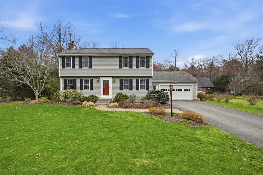 30 Parkview Dr, South Hadley, Massachusetts, 4 Bedrooms Bedrooms, 8 Rooms Rooms,2 BathroomsBathrooms,Residential,For Sale,Parkview Dr,73502068