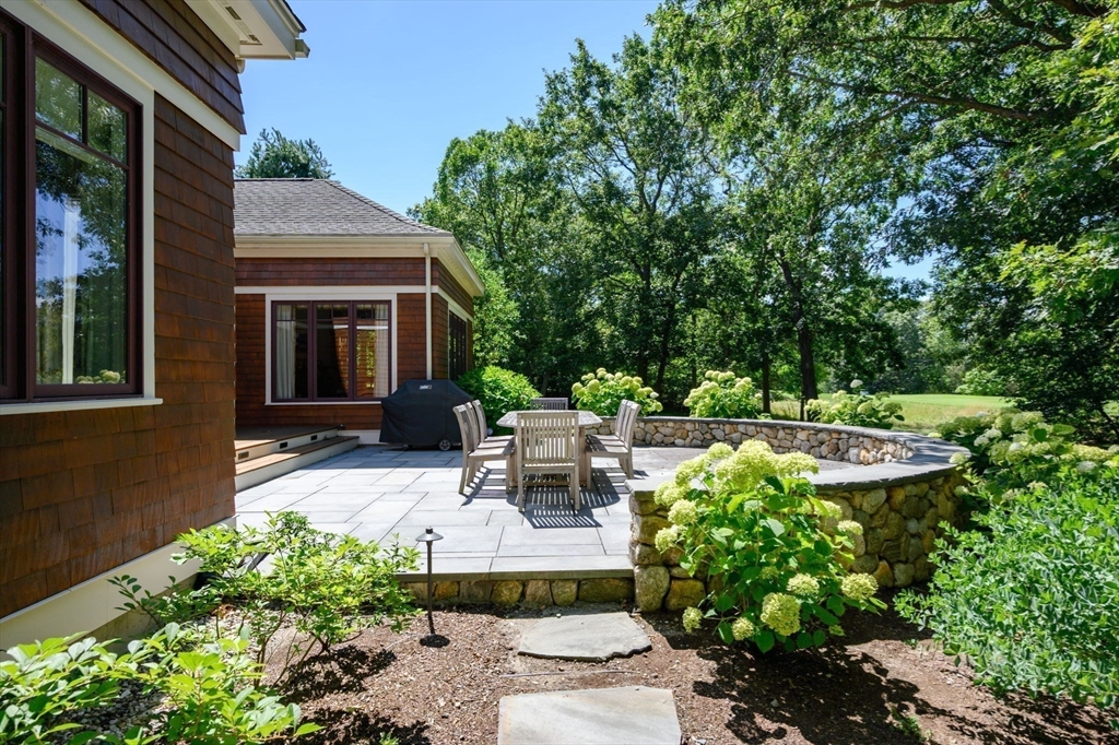 47 Black Rock Drive, Hingham, Massachusetts, 2 Bedrooms Bedrooms, 10 Rooms Rooms,5 BathroomsBathrooms,Residential,For Sale,Black Rock Drive,73501856