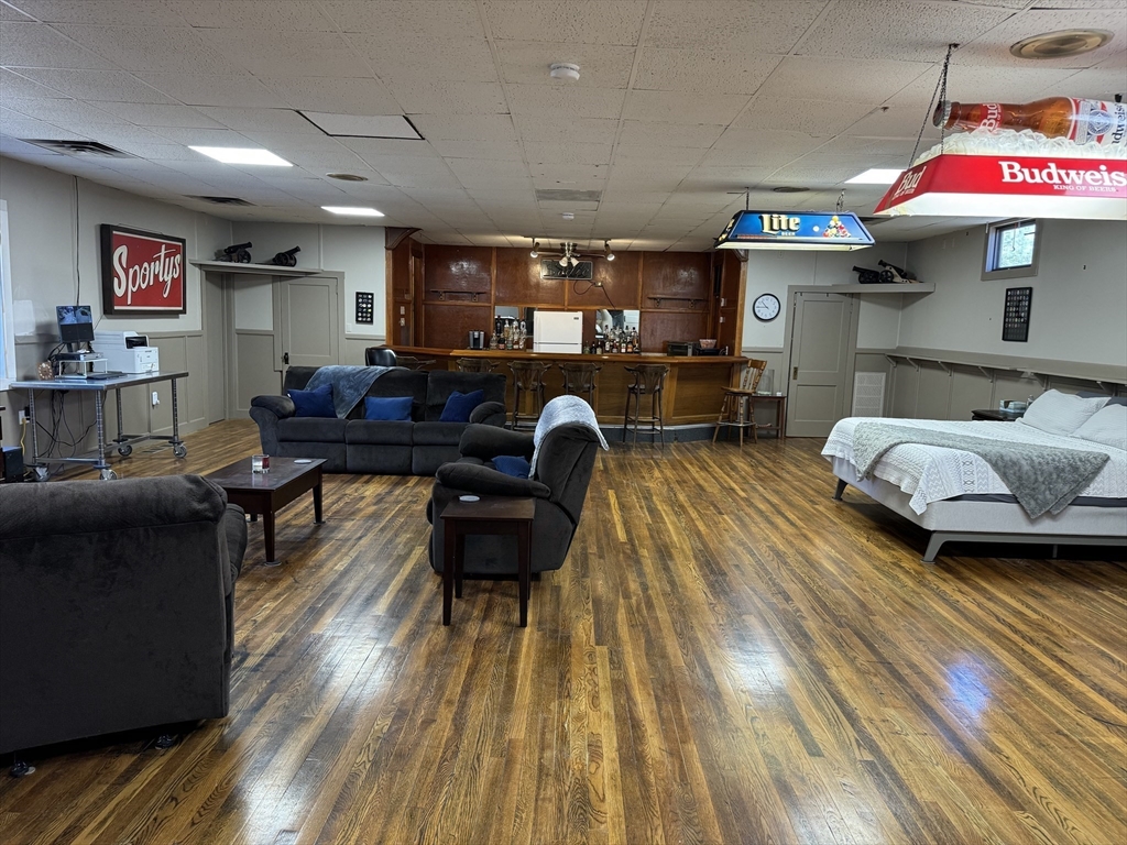 84 Hammond Street, Bridgewater, Massachusetts, 1 Bedroom Bedrooms, 4 Rooms Rooms,1 BathroomBathrooms,Residential,For Sale,Hammond Street,73501862