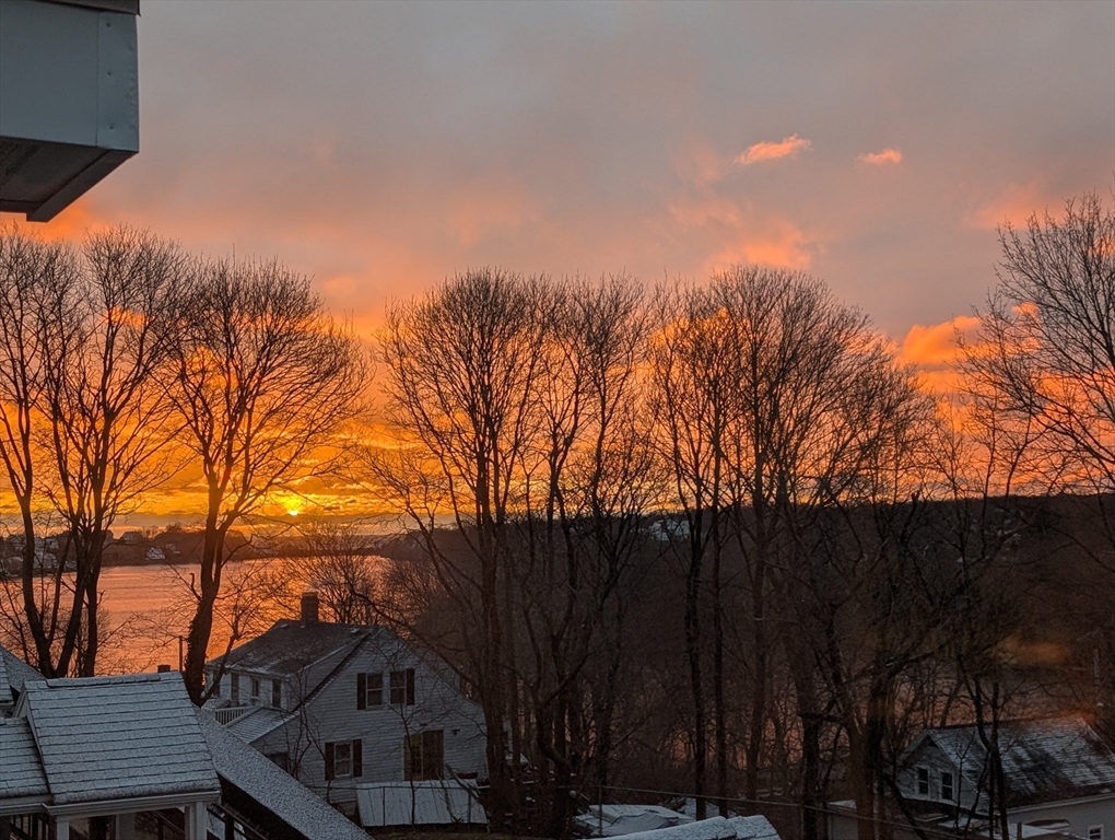 26 School Street, Hull, Massachusetts, 2 Bedrooms Bedrooms, 5 Rooms Rooms,1.5 BathroomsBathrooms,Residential,For Sale,School Street,73501967