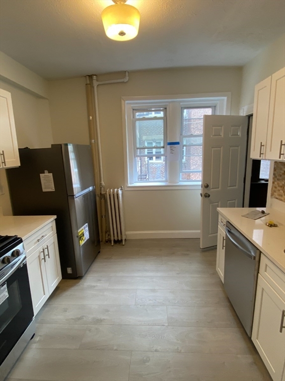 10 Glenville Ave, Boston, Massachusetts, 4 Bedrooms Bedrooms, 5 Rooms Rooms,2 BathroomsBathrooms,Residential Lease,For Rent,Glenville Ave,73501986
