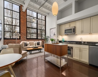 1 Aberdeen Way, Cambridge, Massachusetts, 1 Bedroom Bedrooms, 4 Rooms Rooms,2 BathroomsBathrooms,Residential,For Sale,Aberdeen Way,73501914