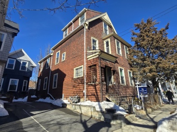 20 Mossland St, Somerville, Massachusetts, 5 Bedrooms Bedrooms, 10 Rooms Rooms,3 BathroomsBathrooms,Residential Income,For Sale,Mossland St,73478965