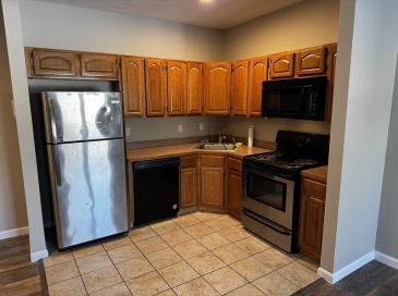95 Park Street, Attleboro, Massachusetts, 2 Bedrooms Bedrooms, 4 Rooms Rooms,1 BathroomBathrooms,Residential Lease,For Rent,Park Street,73482378