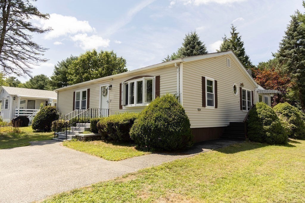 7 Green Holly Drive, Kingston, Massachusetts, 2 Bedrooms Bedrooms, 5 Rooms Rooms,2 BathroomsBathrooms,Residential,For Sale,Green Holly Drive,73412581