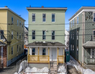 27 Nelson St, New Bedford, Massachusetts, 9 Bedrooms Bedrooms, 15 Rooms Rooms,3 BathroomsBathrooms,Residential Income,For Sale,Nelson St,73482190