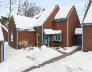 8 Bixby Ln, Westford, Massachusetts, 4 Bedrooms Bedrooms, 13 Rooms Rooms,2.5 BathroomsBathrooms,Residential,For Sale,Bixby Ln,73476233