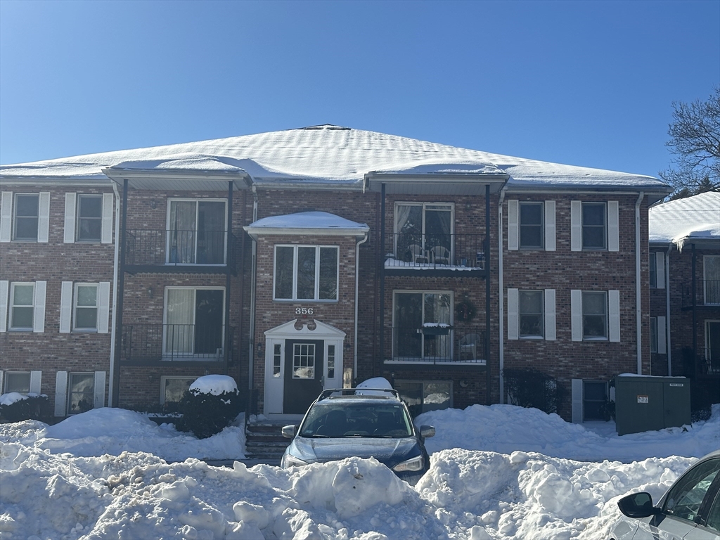 356 Neponset St, Canton, Massachusetts, 2 Bedrooms Bedrooms, 4 Rooms Rooms,1 BathroomBathrooms,Residential Lease,For Rent,Neponset St,73483899