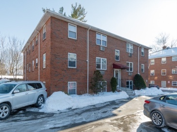 35 Montvale Avenue, Woburn, Massachusetts, 2 Bedrooms Bedrooms, 4 Rooms Rooms,1 BathroomBathrooms,Residential,For Sale,Montvale Avenue,73474698