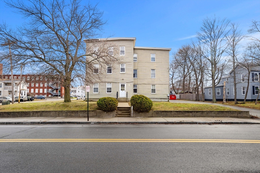 45 Laurel St, Leominster, Massachusetts, 9 Bedrooms Bedrooms, 21 Rooms Rooms,6 BathroomsBathrooms,Residential Income,For Sale,Laurel St,73502250