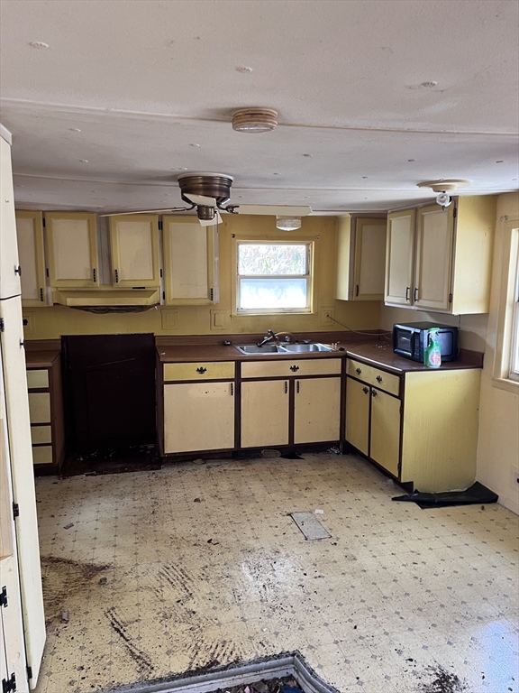 1032 N. Main, Killingly, Connecticut, 2 Bedrooms Bedrooms, 4 Rooms Rooms,1 BathroomBathrooms,Residential,For Sale,N. Main,73502275