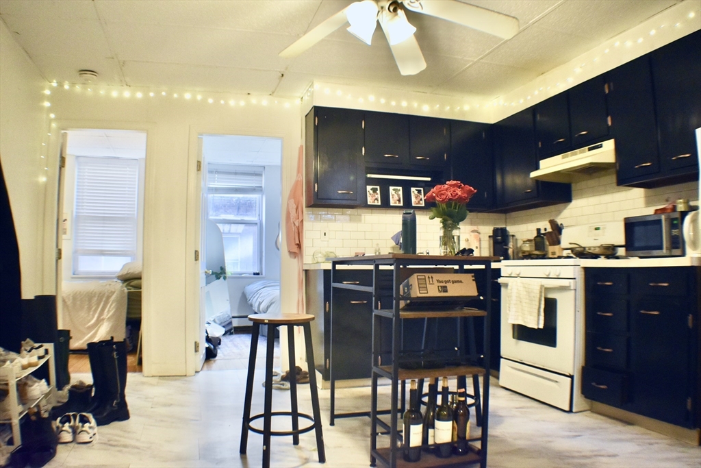 158 Salem, Boston, Massachusetts, 2 Bedrooms Bedrooms, 4 Rooms Rooms,1 BathroomBathrooms,Residential Lease,For Rent,Salem,73502291