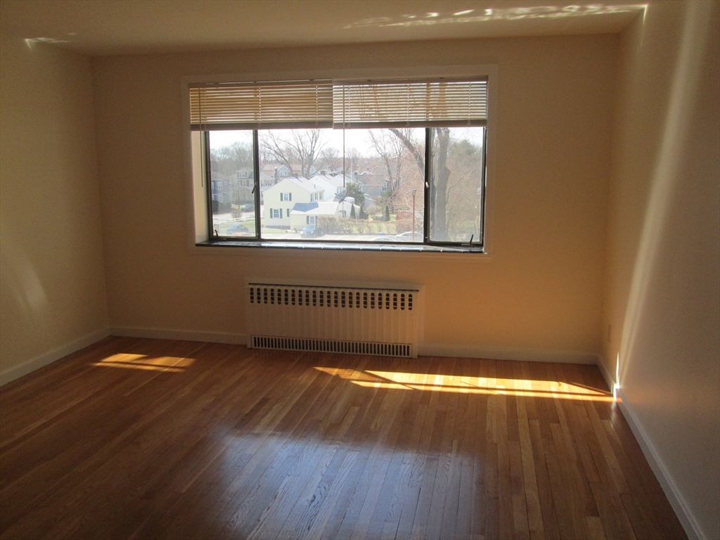 276 Mass Ave, Arlington, Massachusetts, 1 Bedroom Bedrooms, 3 Rooms Rooms,1 BathroomBathrooms,Residential Lease,For Rent,Mass Ave,73502313