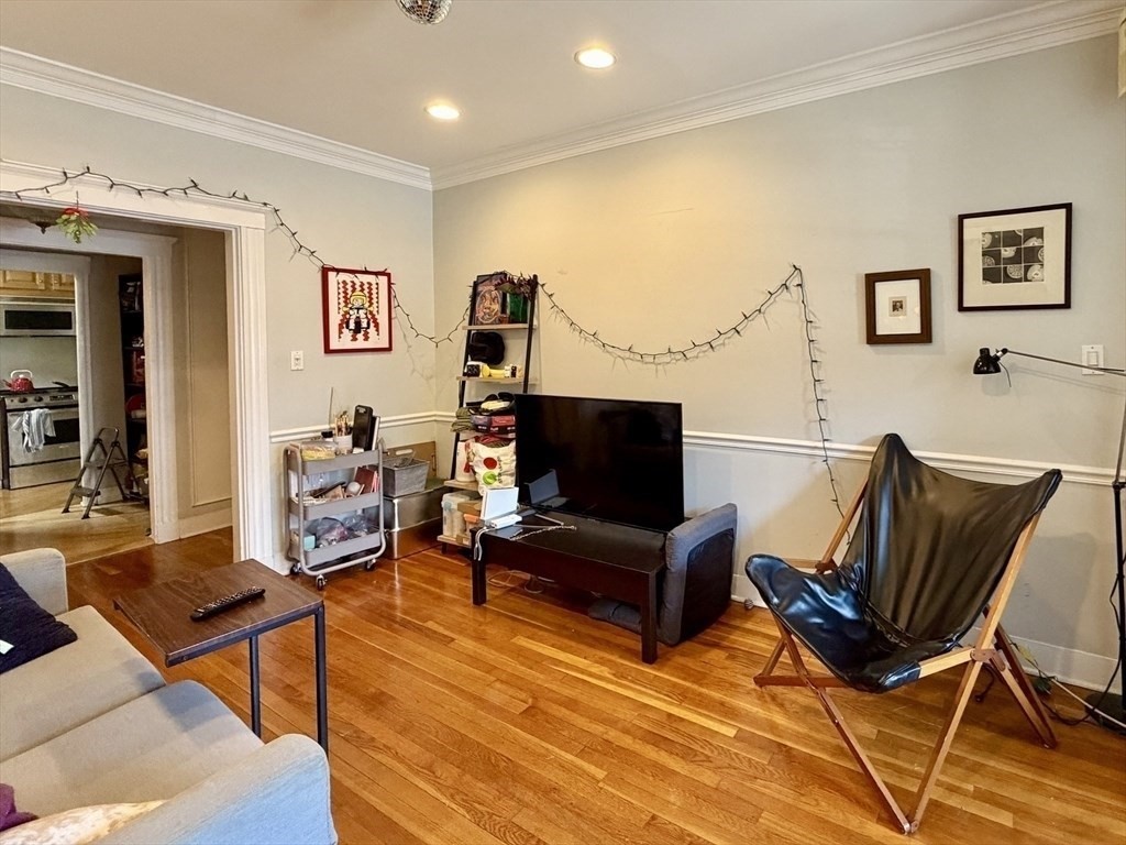 335 S Huntington Ave, Boston, Massachusetts, 2 Bedrooms Bedrooms, 4 Rooms Rooms,1 BathroomBathrooms,Residential Lease,For Rent,S Huntington Ave,73502331