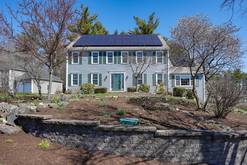 3 Patriot Dr, Northborough, Massachusetts, 4 Bedrooms Bedrooms, 9 Rooms Rooms,2.5 BathroomsBathrooms,Residential,For Sale,Patriot Dr,73502334