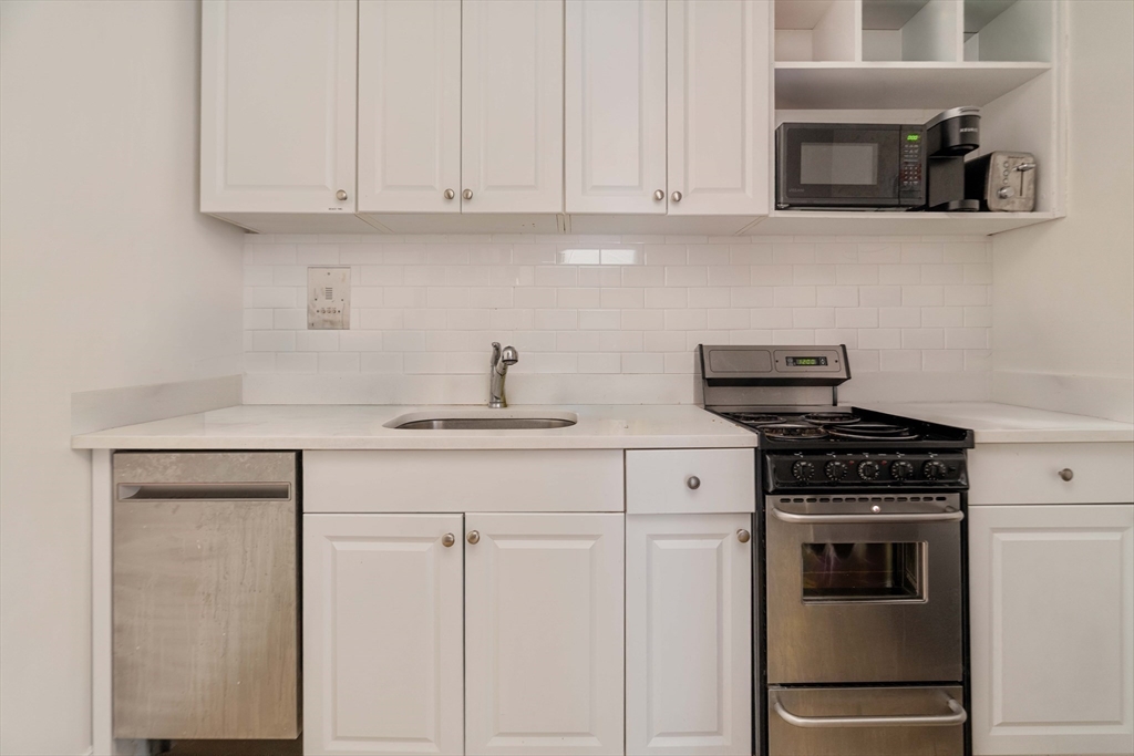 5 N Margin St, Boston, Massachusetts, 3 Bedrooms Bedrooms, 5 Rooms Rooms,1 BathroomBathrooms,Residential Lease,For Rent,N Margin St,73502337