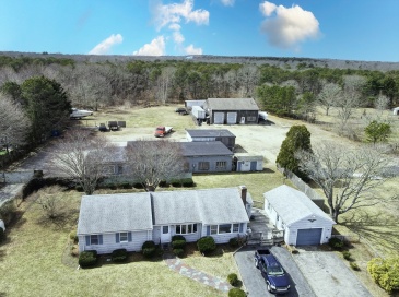 108 Trotting Park Rd, Falmouth, Massachusetts, 3 Bedrooms Bedrooms, 6 Rooms Rooms,2 BathroomsBathrooms,Residential,For Sale,Trotting Park Rd,73502354