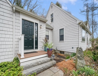 210 Pleasant St, Seekonk, Massachusetts, 4 Bedrooms Bedrooms, 7 Rooms Rooms,2 BathroomsBathrooms,Residential,For Sale,Pleasant St,73502355