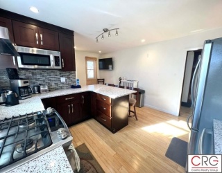 9 Melbourne Ave., Newton, Massachusetts, 2 Bedrooms Bedrooms, 5 Rooms Rooms,1 BathroomBathrooms,Residential Lease,For Rent,Melbourne Ave.,73502365