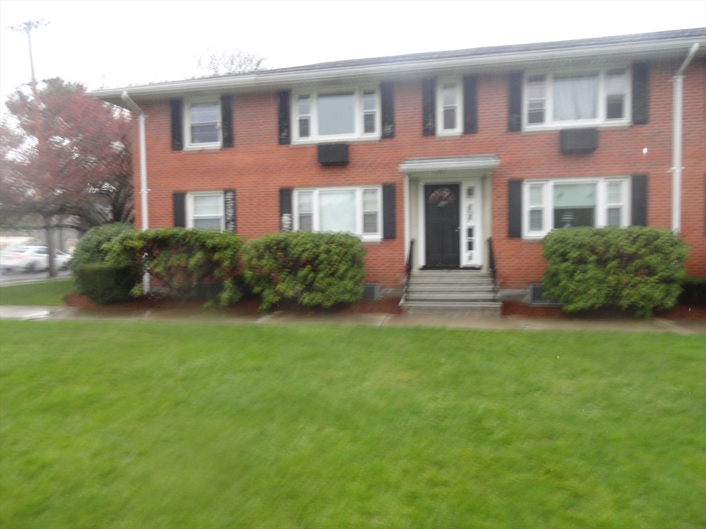 1059 Main, Wakefield, Massachusetts, 2 Bedrooms Bedrooms, 5 Rooms Rooms,1 BathroomBathrooms,Residential Lease,For Rent,Main,73502098